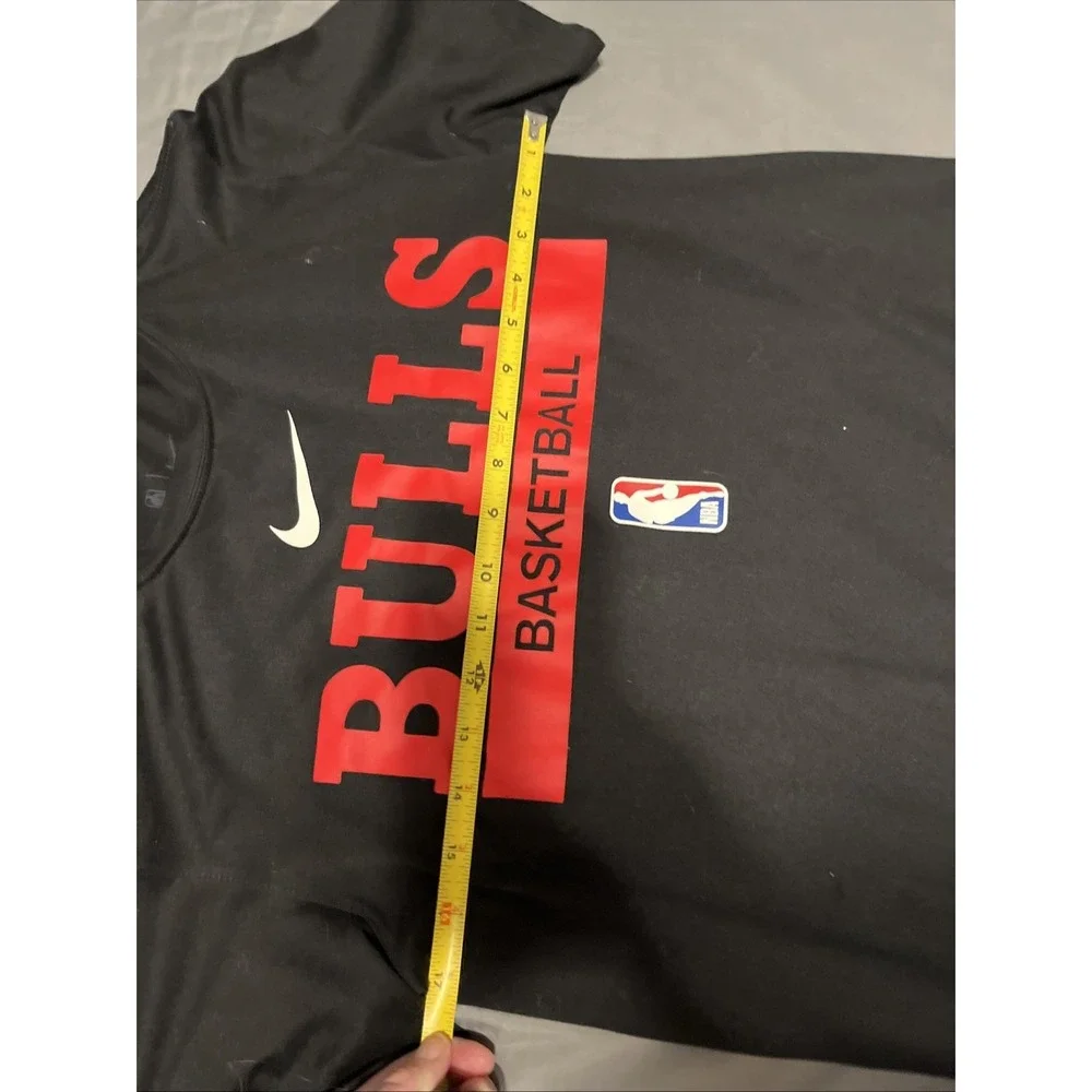 Nike Women's‎ Chicago Bulls Dri-Fit Tee Small